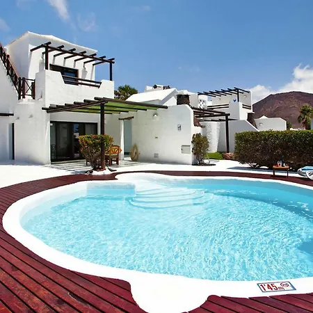 Holiday Villas Kamezi Playa Blanca Ace03034 Oyc